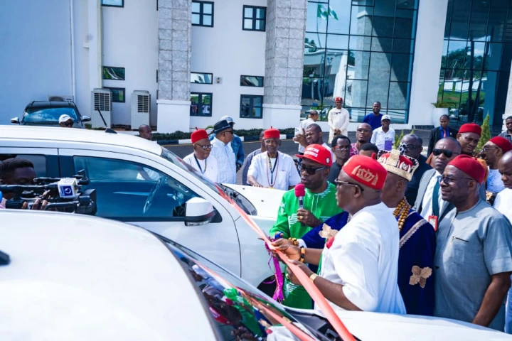 Igbo Ukwu Community Handing Over 2 OMAA F5 Pickups to Anambra State Government